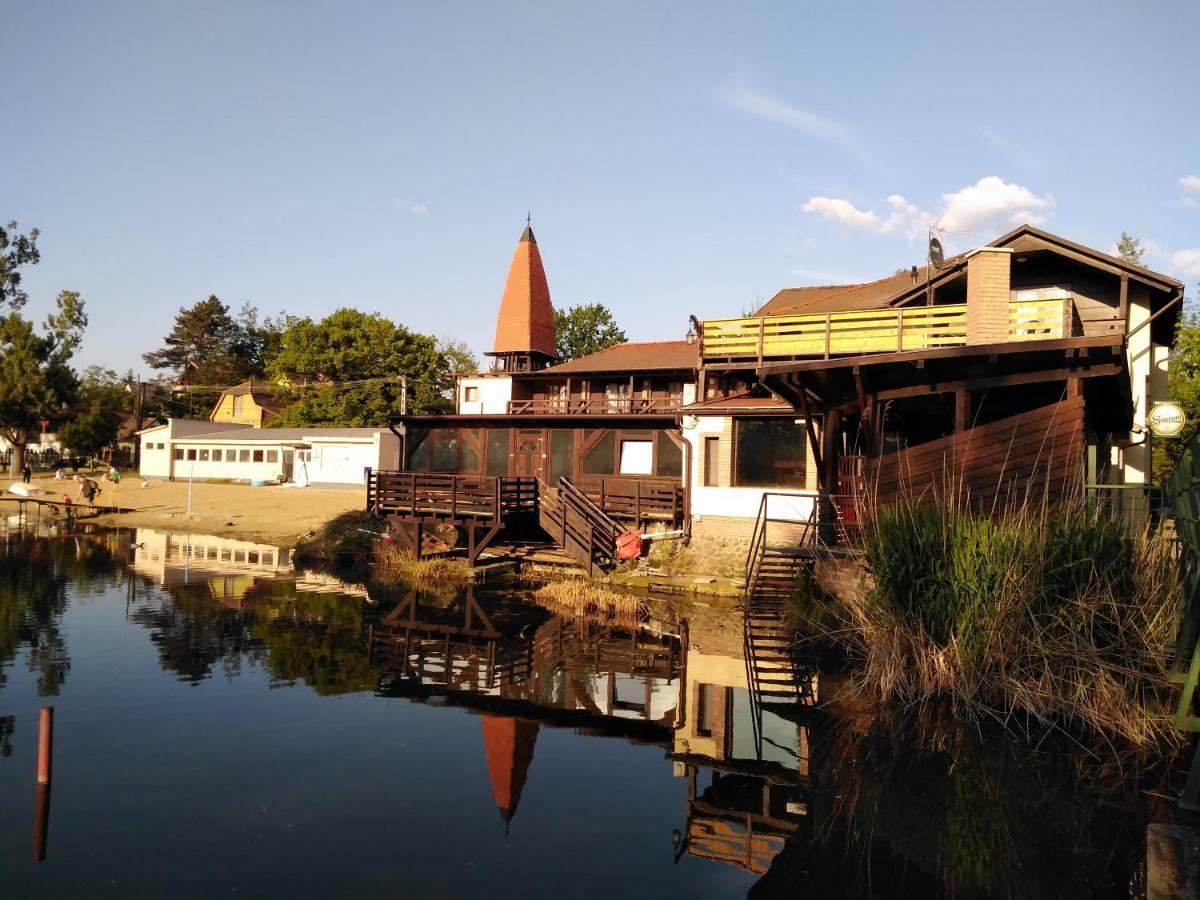 Tavi Panzio Es Etterem Bed & Breakfast Veresegyház Dış mekan fotoğraf