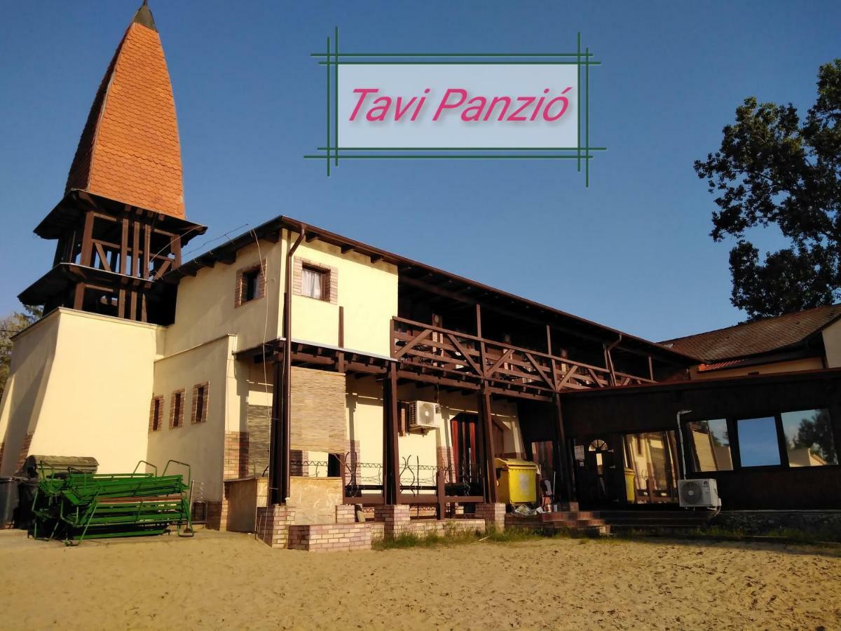 Tavi Panzio Es Etterem Bed & Breakfast Veresegyház Dış mekan fotoğraf